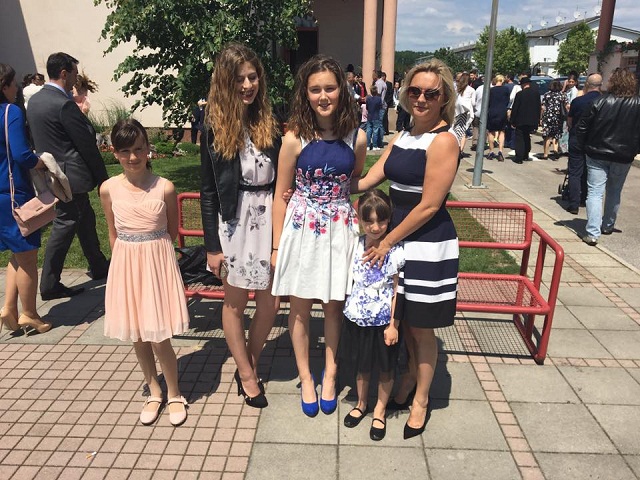 sanela dropulic i kcerke Katarina, Lora, Elen i Iva